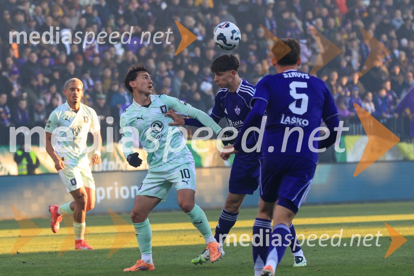 Derbi v Ljudskem vrtu: Maribor in Olimpija brez zmagovalca pred 9.000 navijači