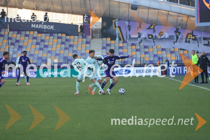 Derbi v Ljudskem vrtu: Maribor in Olimpija brez zmagovalca pred 9.000 navijači
