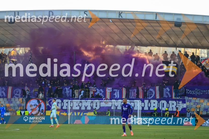 Derbi v Ljudskem vrtu: Maribor in Olimpija brez zmagovalca pred 9.000 navijači