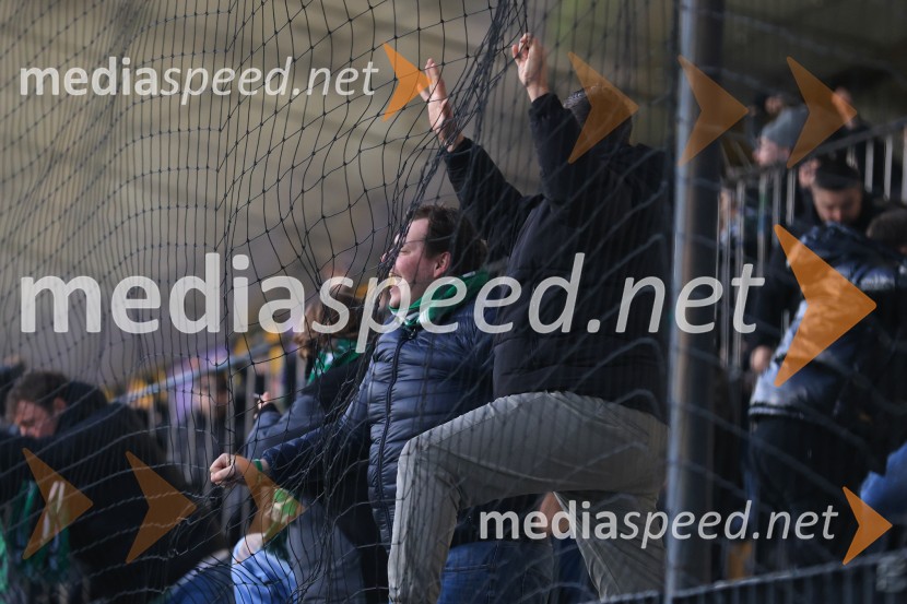 Derbi v Ljudskem vrtu: Maribor in Olimpija brez zmagovalca pred 9.000 navijači