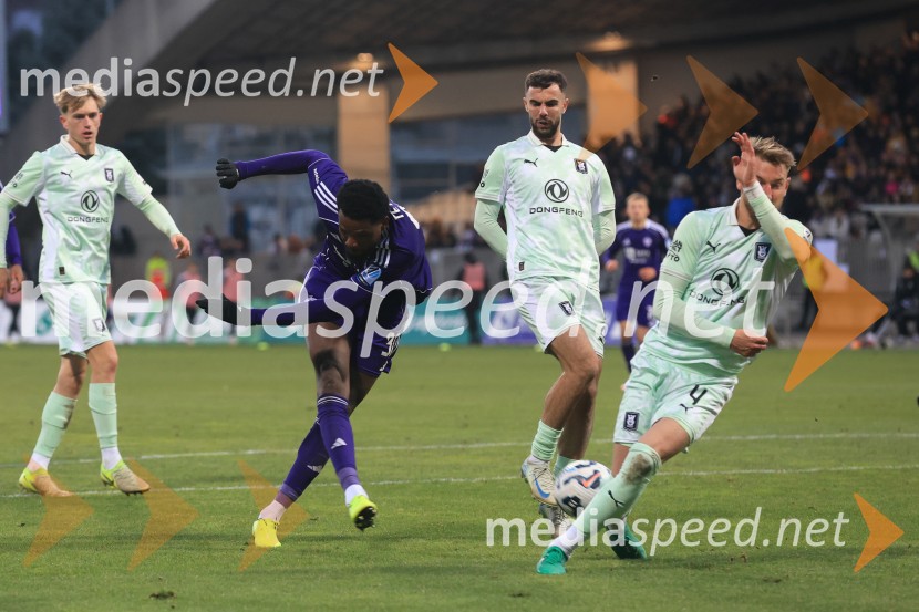 Derbi v Ljudskem vrtu: Maribor in Olimpija brez zmagovalca pred 9.000 navijači