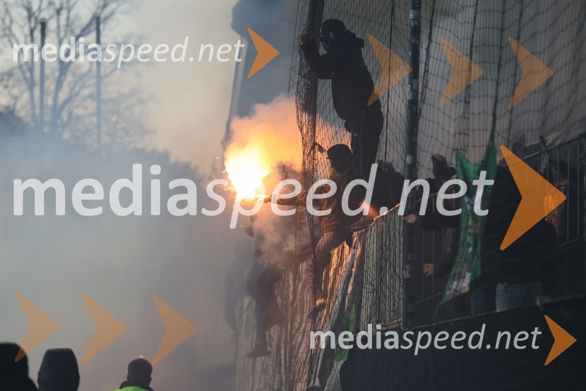 Derbi v Ljudskem vrtu: Maribor in Olimpija brez zmagovalca pred 9.000 navijači