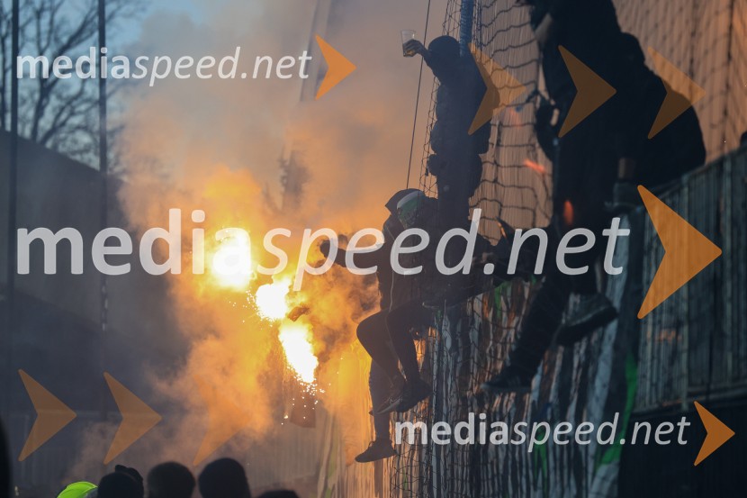 Derbi v Ljudskem vrtu: Maribor in Olimpija brez zmagovalca pred 9.000 navijači