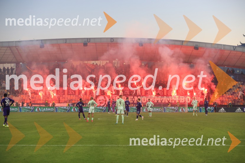 Derbi v Ljudskem vrtu: Maribor in Olimpija brez zmagovalca pred 9.000 navijači