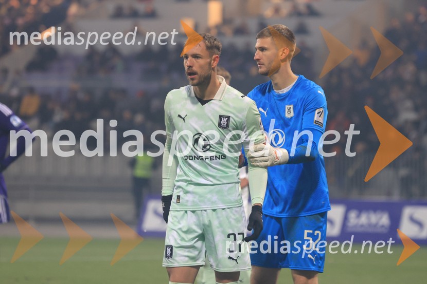 Derbi v Ljudskem vrtu: Maribor in Olimpija brez zmagovalca pred 9.000 navijači