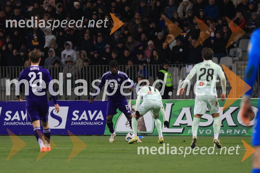 Derbi v Ljudskem vrtu: Maribor in Olimpija brez zmagovalca pred 9.000 navijači