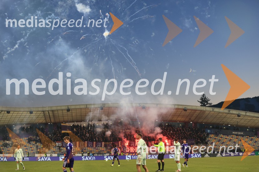 Derbi v Ljudskem vrtu: Maribor in Olimpija brez zmagovalca pred 9.000 navijači