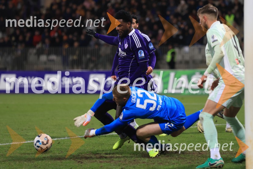 Derbi v Ljudskem vrtu: Maribor in Olimpija brez zmagovalca pred 9.000 navijači