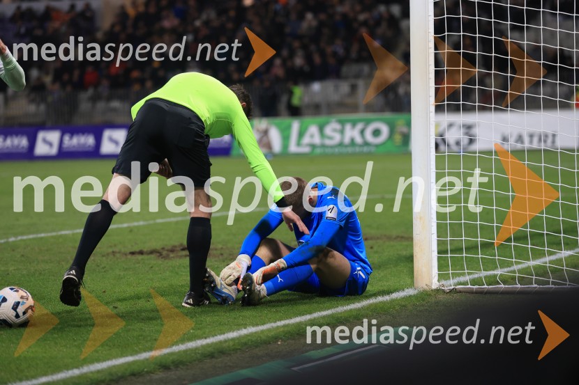 Derbi v Ljudskem vrtu: Maribor in Olimpija brez zmagovalca pred 9.000 navijači