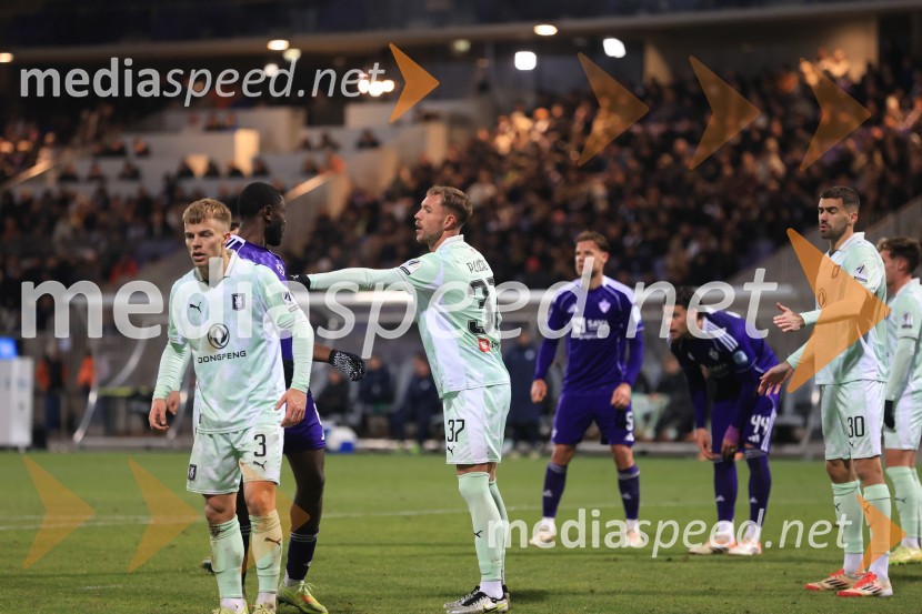 Derbi v Ljudskem vrtu: Maribor in Olimpija brez zmagovalca pred 9.000 navijači