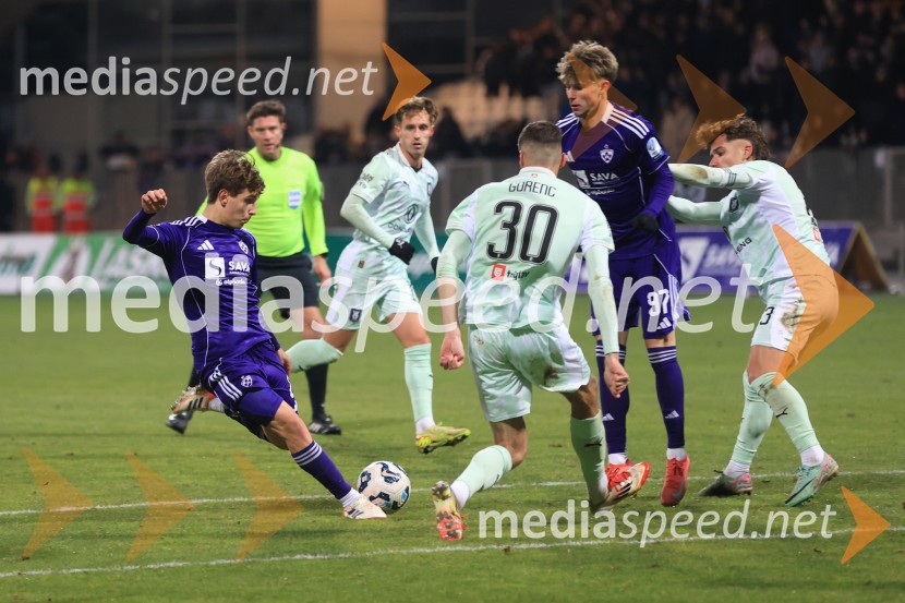 Derbi v Ljudskem vrtu: Maribor in Olimpija brez zmagovalca pred 9.000 navijači