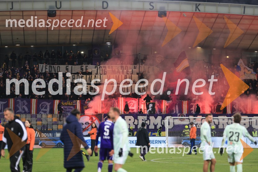Derbi v Ljudskem vrtu: Maribor in Olimpija brez zmagovalca pred 9.000 navijači
