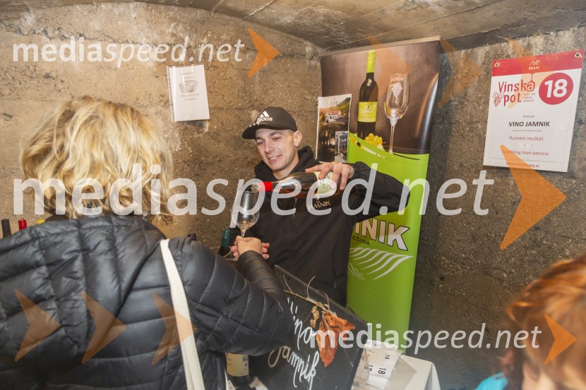 Vinska pot v rovih pod starim Kranjem 2025, petek