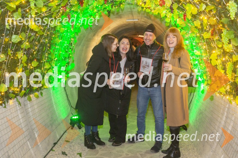 Vinska pot v rovih pod starim Kranjem 2025, petek