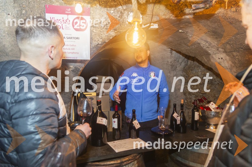 Vinska pot v rovih pod starim Kranjem 2025, petek