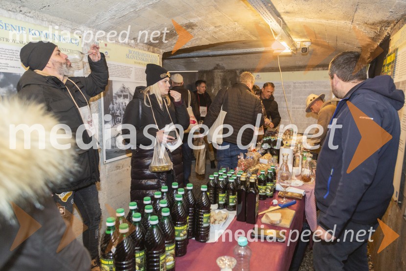 Vinska pot v rovih pod starim Kranjem 2025, petek