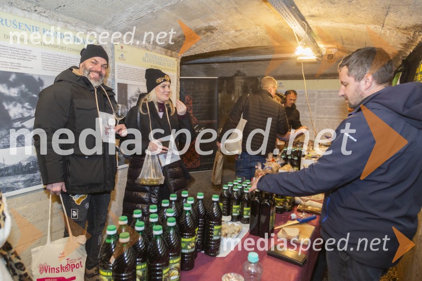 Vinska pot v rovih pod starim Kranjem 2025, petek