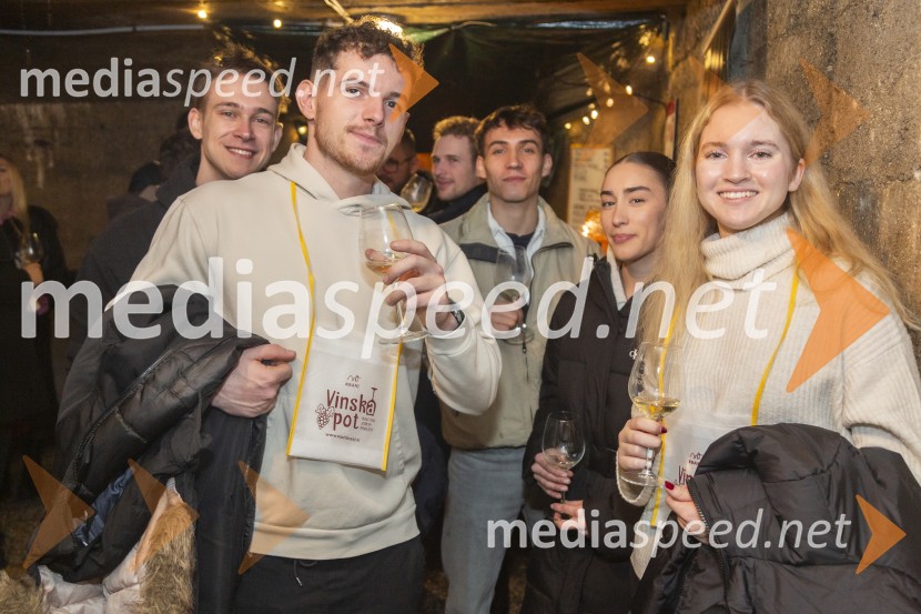 Vinska pot v rovih pod starim Kranjem 2025, petek