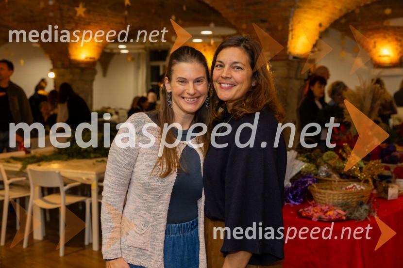 Pletenje adventnih venčkov za božični semenj Waldorfske šole Ljubljana