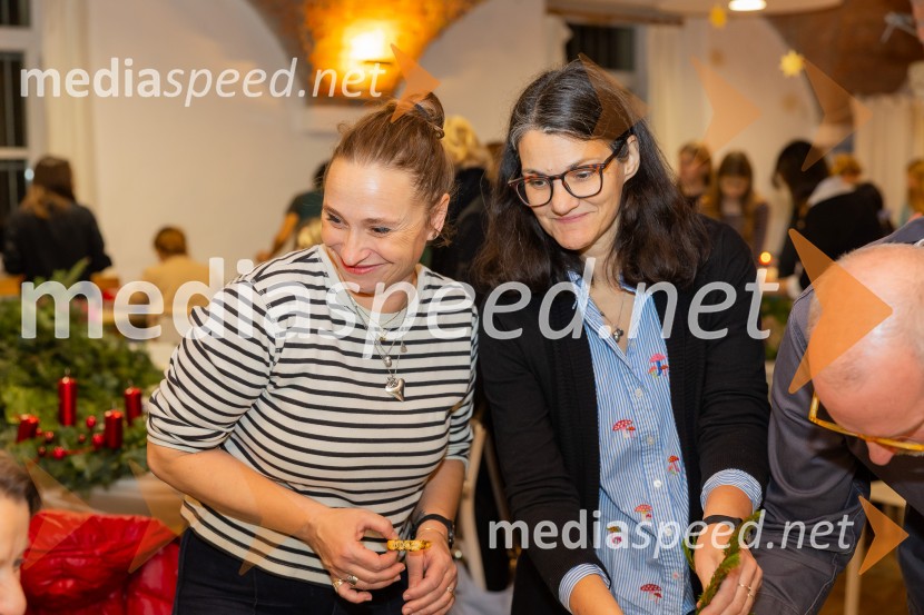 Pletenje adventnih venčkov za božični semenj Waldorfske šole Ljubljana