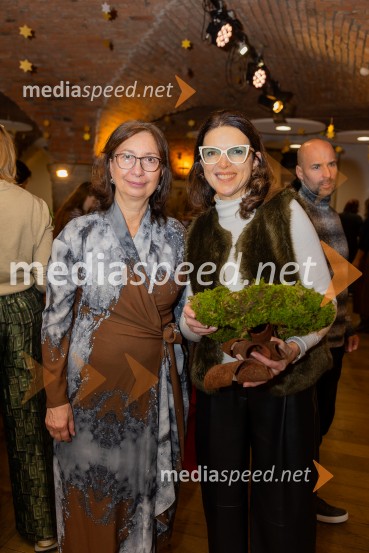 Pletenje adventnih venčkov za božični semenj Waldorfske šole Ljubljana