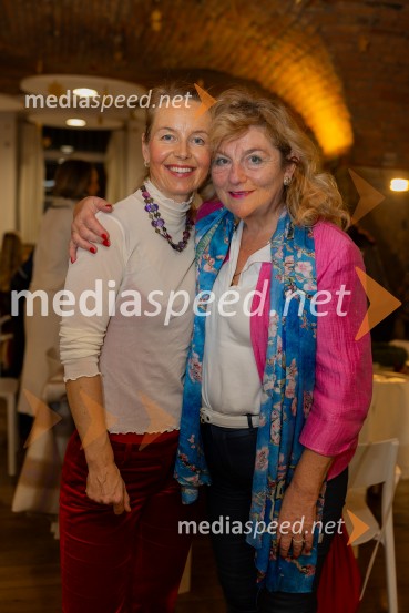 Pletenje adventnih venčkov za božični semenj Waldorfske šole Ljubljana