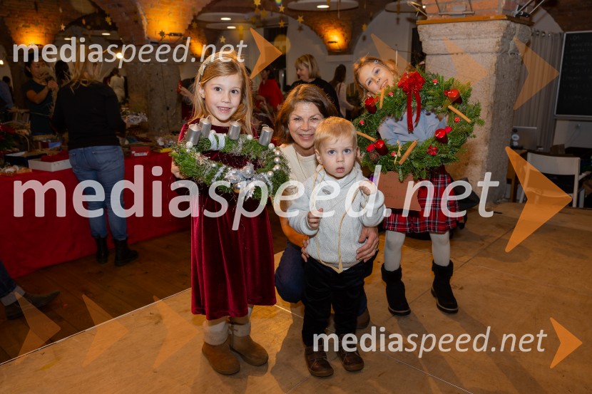 Pletenje adventnih venčkov za božični semenj Waldorfske šole Ljubljana