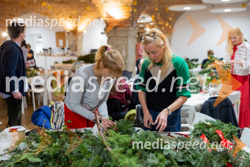 Pletenje adventnih venčkov za božični semenj Waldorfske šole Ljubljana