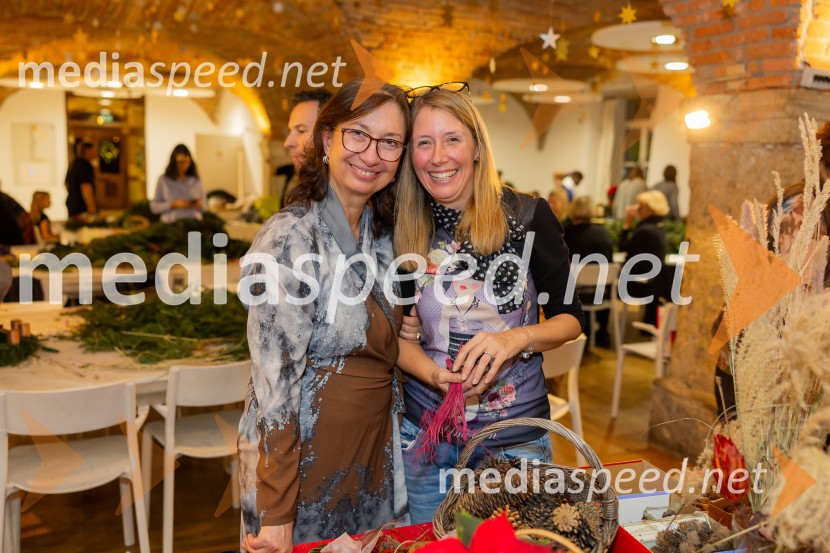 Pletenje adventnih venčkov za božični semenj Waldorfske šole Ljubljana