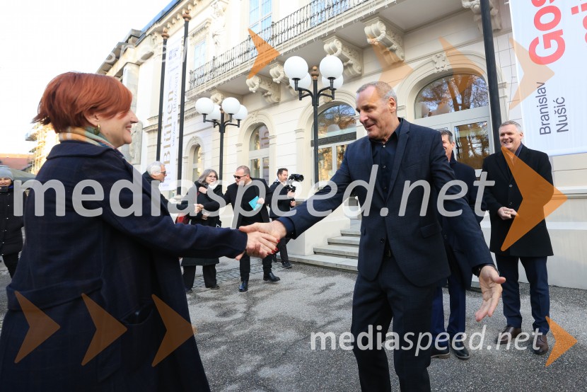 dr. Asta Vrečko, ministrica za kulturo;  Danilo Rošker, direktor SNG MariborMinistrica dr. Asta Vrečko v SNG Maribor: energetska sanacija uspešno zaključena