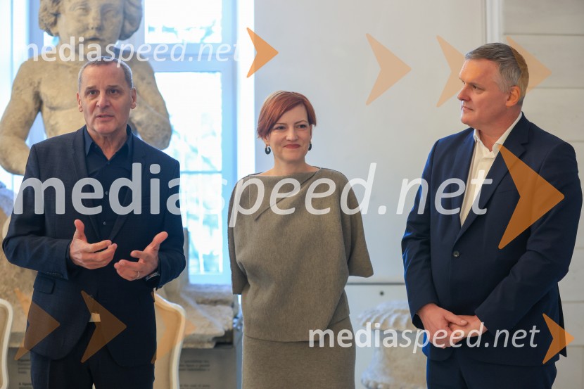  Danilo Rošker, direktor SNG Maribor; dr. Asta Vrečko, ministrica za kulturo;  ... Ministrica dr. Asta Vrečko v SNG Maribor: energetska sanacija uspešno zaključena