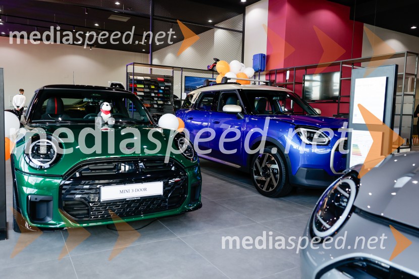 Srečanje v prenovljenem salonu AutoWallis Ljubljana