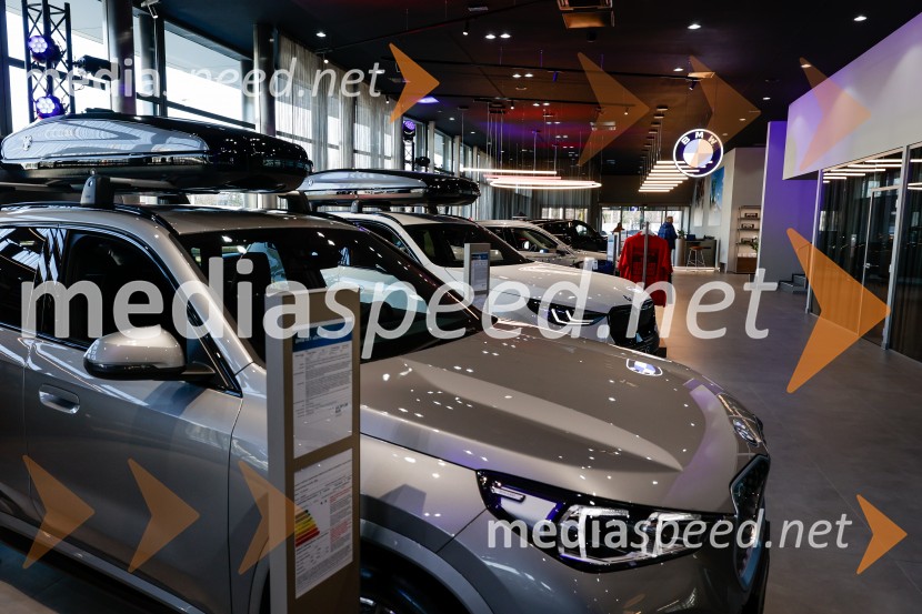 Srečanje v prenovljenem salonu AutoWallis Ljubljana