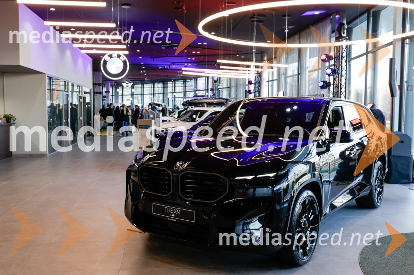 Srečanje v prenovljenem salonu AutoWallis Ljubljana