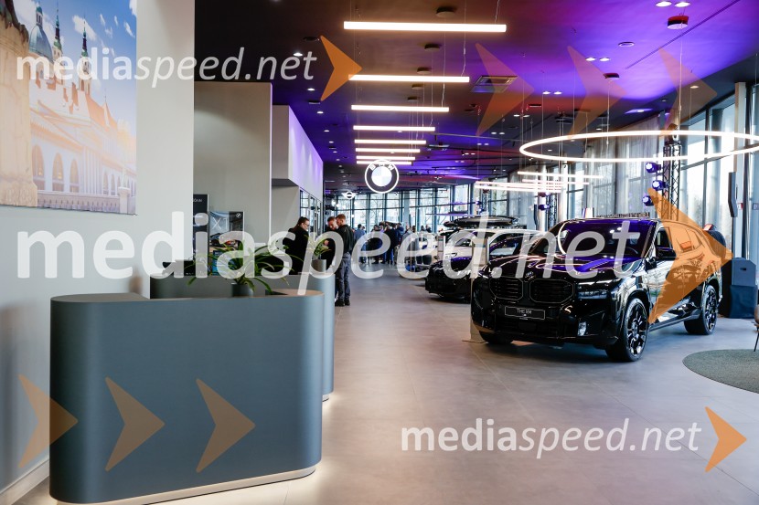 Srečanje v prenovljenem salonu AutoWallis Ljubljana