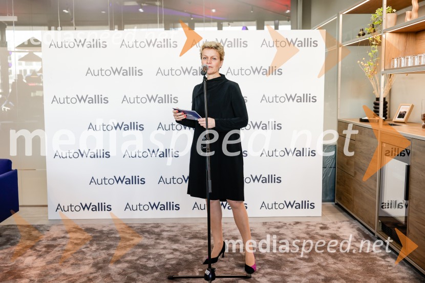 Srečanje v prenovljenem salonu AutoWallis Ljubljana