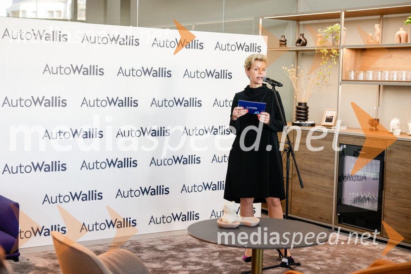 Srečanje v prenovljenem salonu AutoWallis Ljubljana