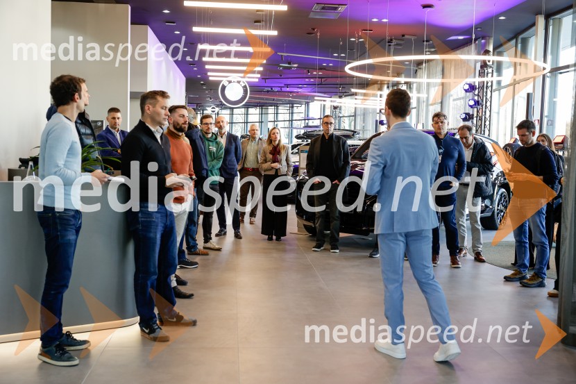 Srečanje v prenovljenem salonu AutoWallis Ljubljana