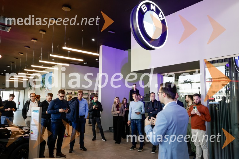 Srečanje v prenovljenem salonu AutoWallis Ljubljana