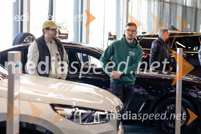 Srečanje v prenovljenem salonu AutoWallis Ljubljana