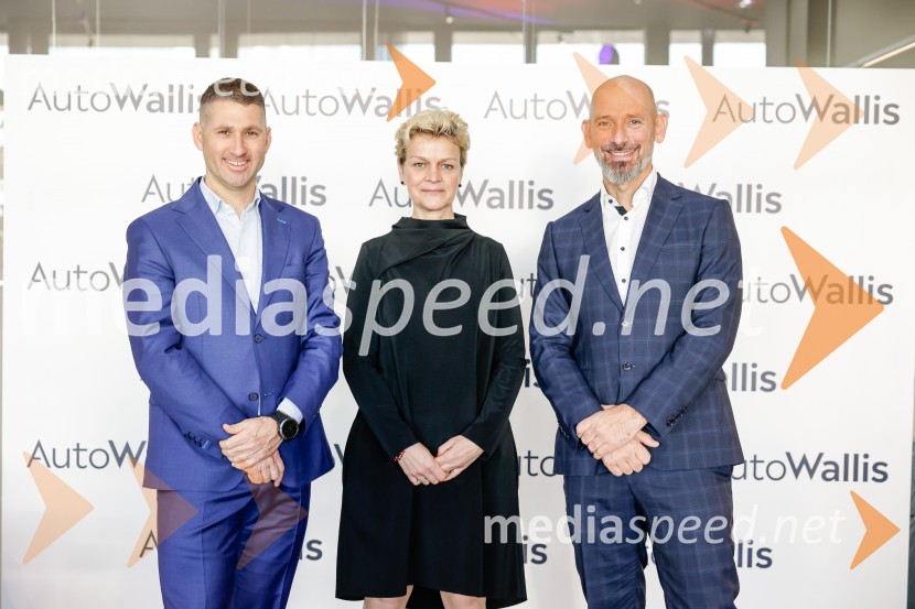 Srečanje v prenovljenem salonu AutoWallis Ljubljana