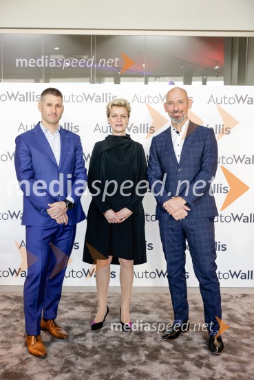 Srečanje v prenovljenem salonu AutoWallis Ljubljana