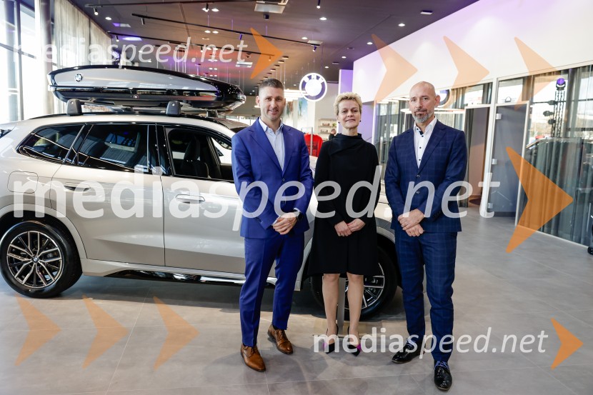 Srečanje v prenovljenem salonu AutoWallis Ljubljana