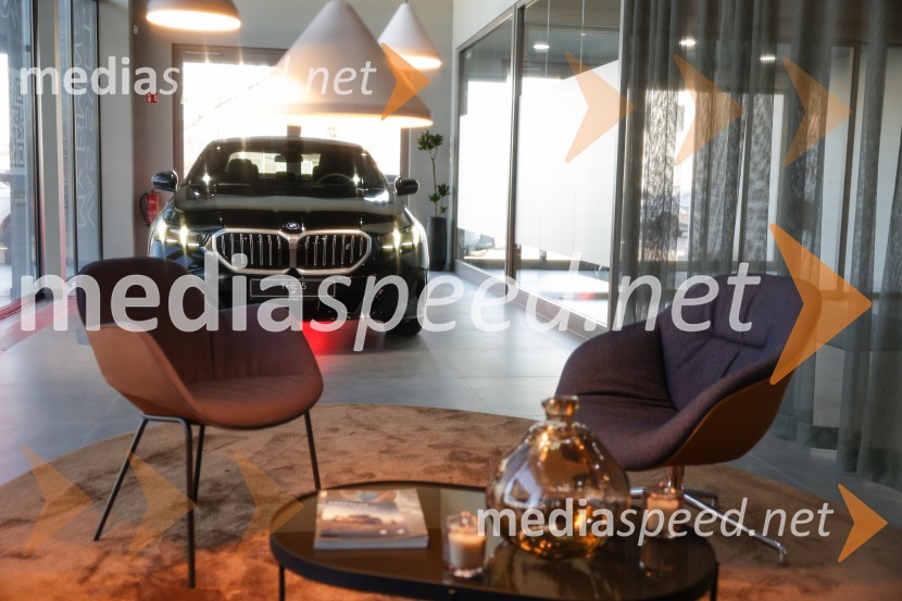 Srečanje v prenovljenem salonu AutoWallis Ljubljana