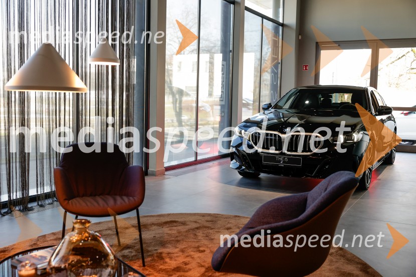 Srečanje v prenovljenem salonu AutoWallis Ljubljana