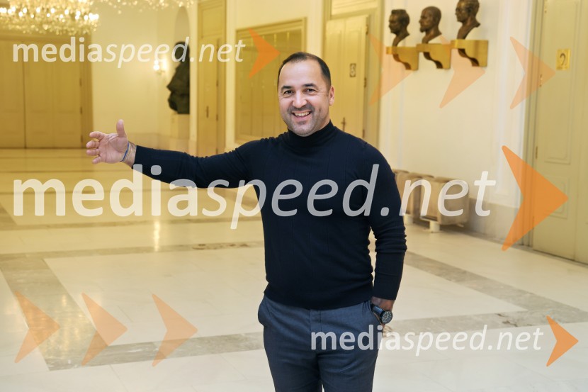  Tim Ribič, tenoristOpera Blühen (Razcvet), premiera