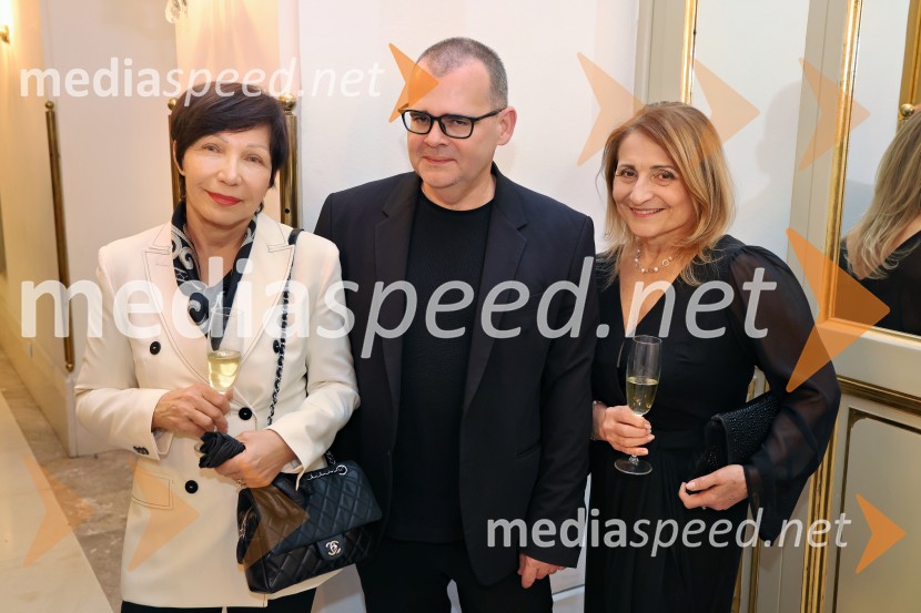  ... ;  Uroš Smolej, igralec;  ... Opera Blühen (Razcvet), premiera