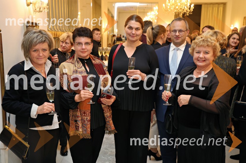 Opera Blühen (Razcvet), premiera