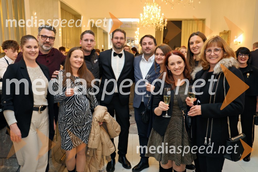 Opera Blühen (Razcvet), premiera