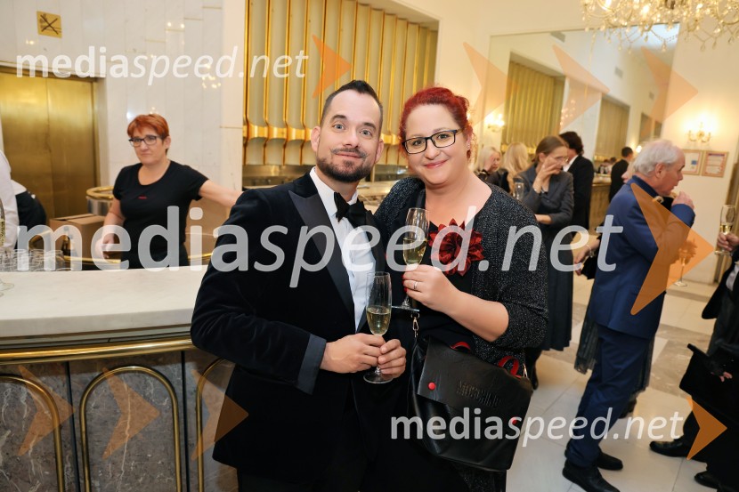  Jaro Ješe, scenograf;  ... Opera Blühen (Razcvet), premiera